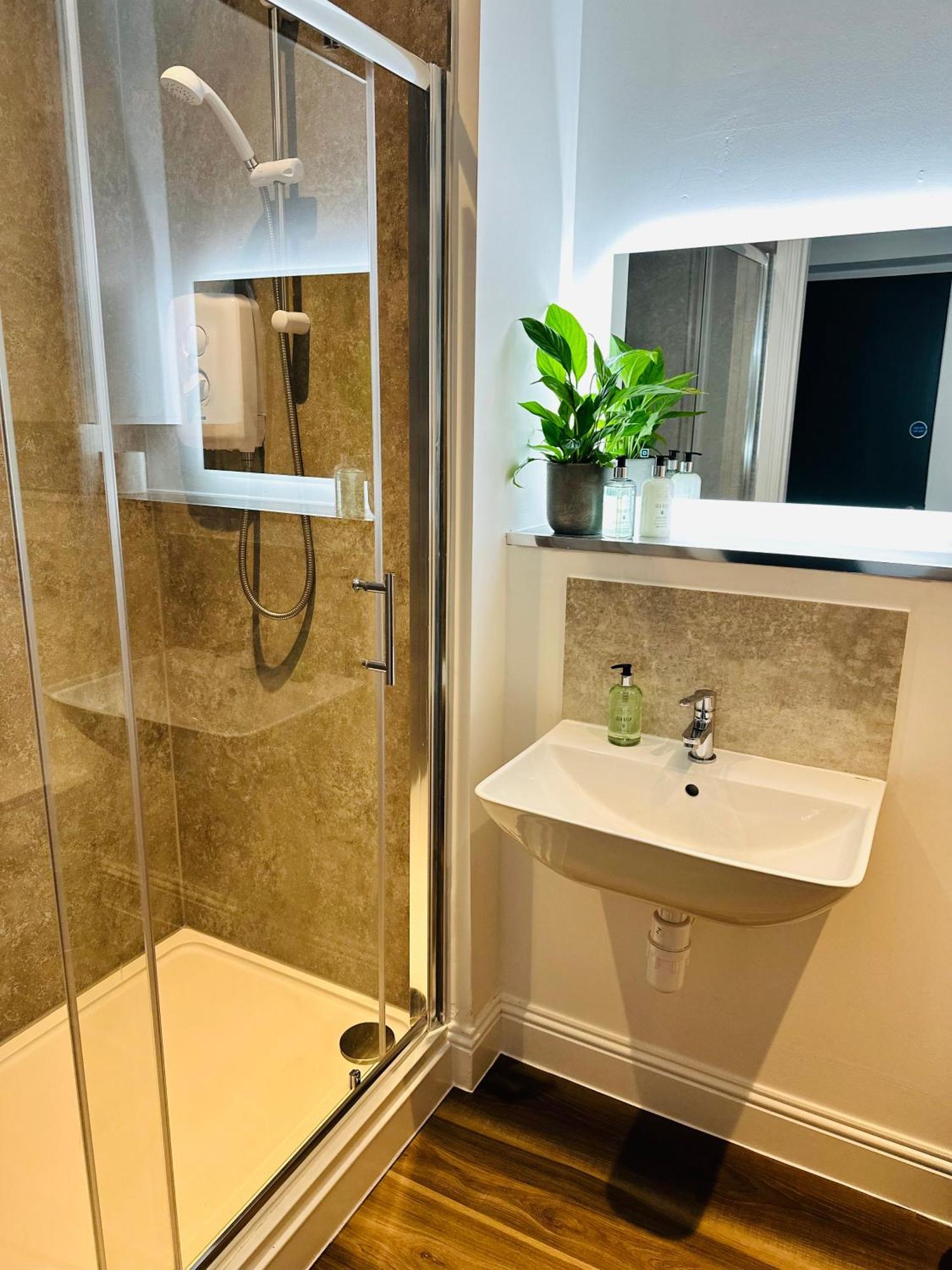Barnet House Serviced Apartments Dunfermline Buitenkant foto
