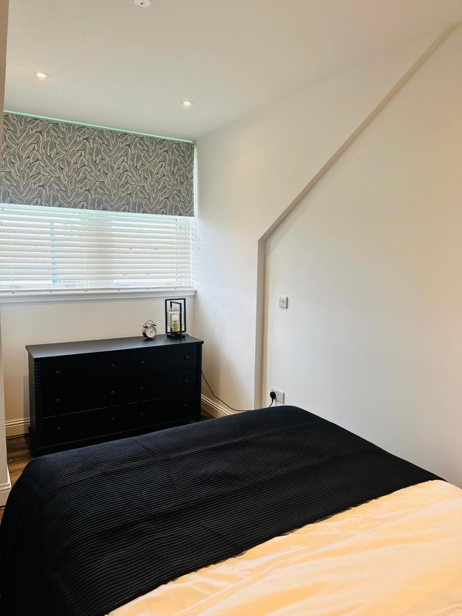 Barnet House Serviced Apartments Dunfermline Buitenkant foto